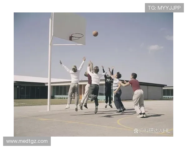 杭州篮球队团队协作深度解析与其他球队的对比分析 杭州篮球队团队协作深度解析与其他球队的对比分析