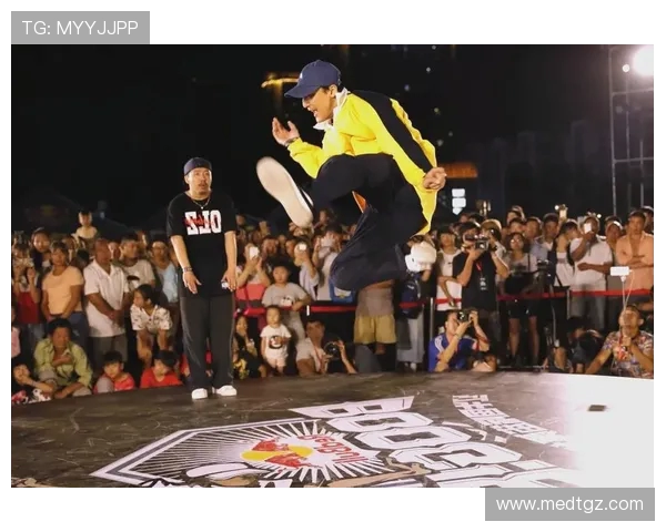 街舞盛宴:深入了解重庆街舞队员的独特才华与个人魅力 街舞盛宴:深入了解重庆街舞队员的独特才华与个人魅力