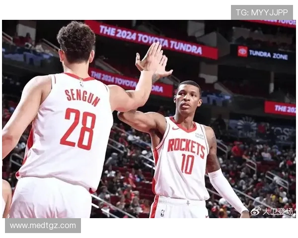 火箭队与黄蜂队精彩对决外网直播全程回放与赛后分析 火箭队与黄蜂队精彩对决外网直播全程回放与赛后分析