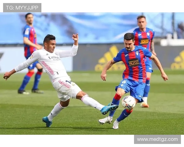 皇马主场迎战埃瓦尔全力争胜精彩对决引发球迷热议 皇马主场迎战埃瓦尔全力争胜精彩对决引发球迷热议