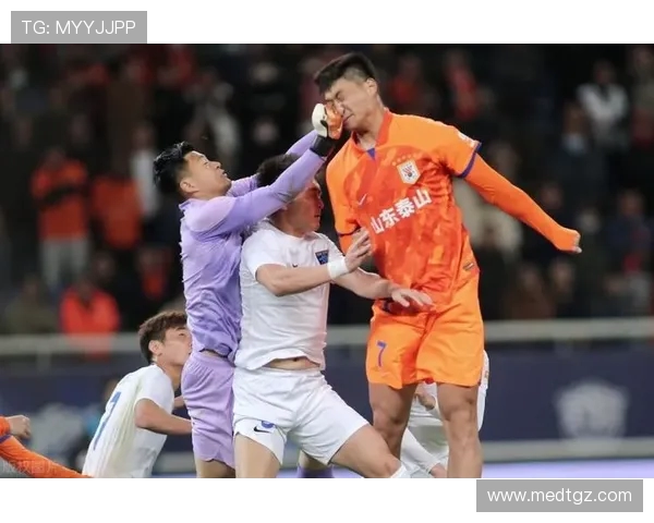 鲁能与建业激战正酣直播盛况尽在眼前精彩不断不容错过